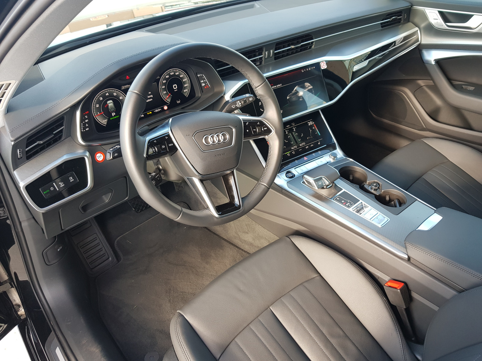 Audi A6 Avant Fahrerplatz und Armaturenbrett