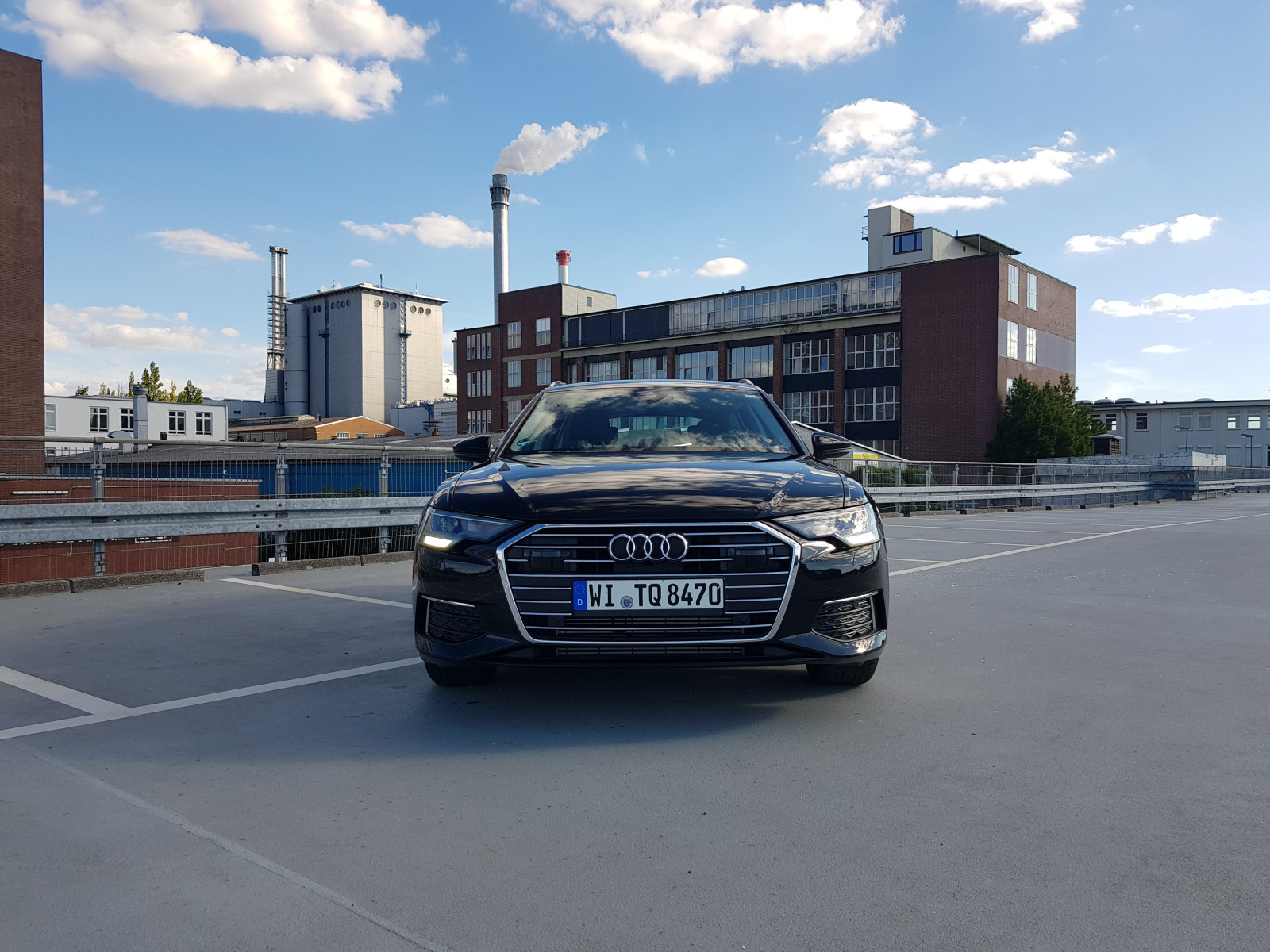 Audi A6 Avant Vorne etwas kleiner