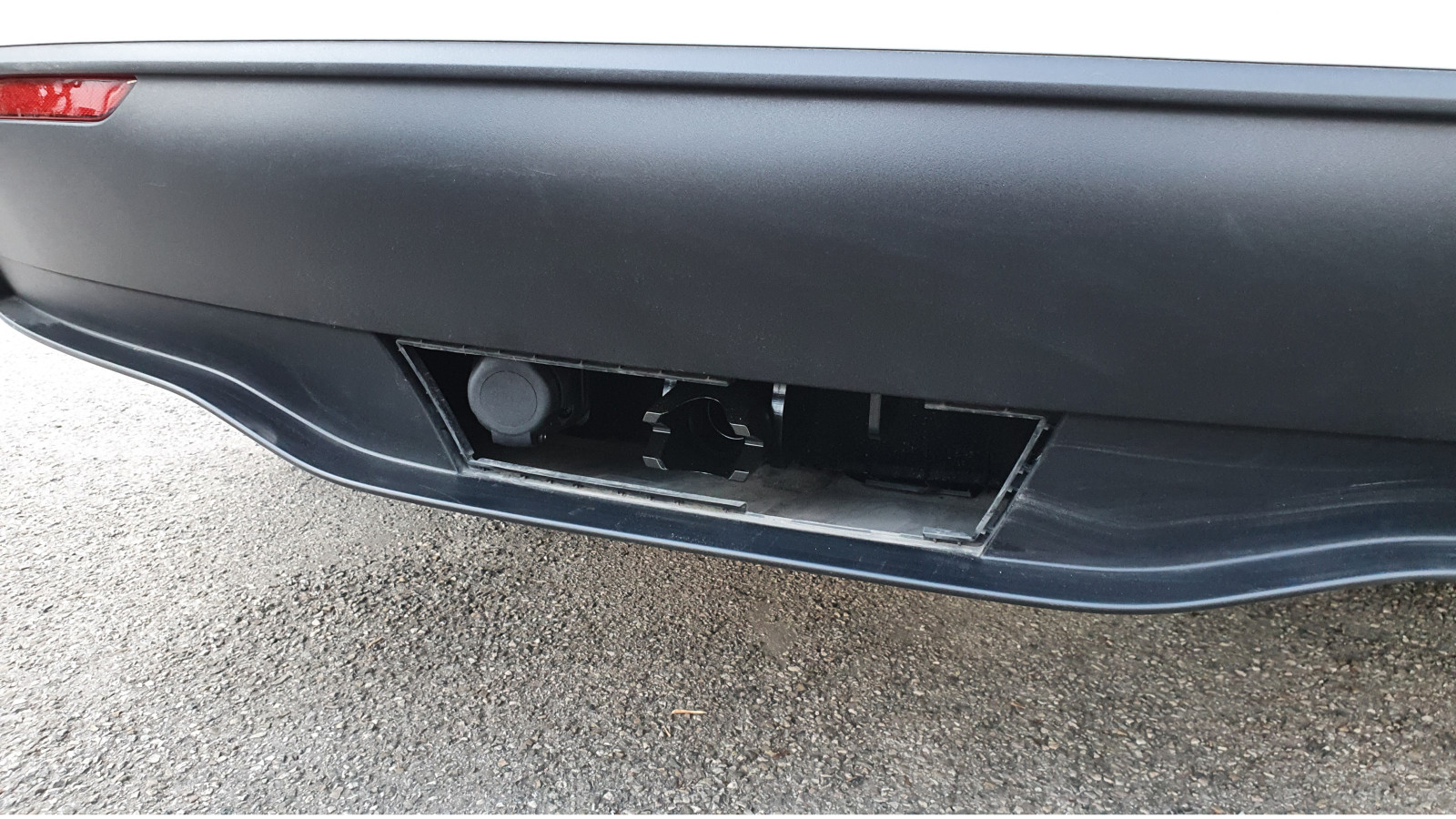 Model Y und Anhängerkupplung