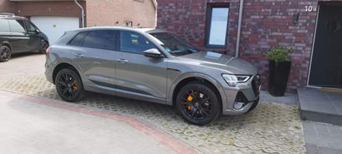 E-tron black edition