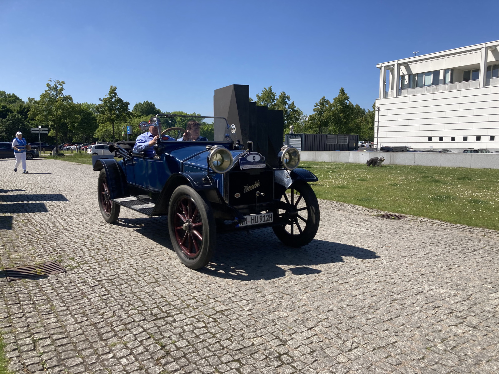 65c1f8ad-0a07-413e-bf40-72c555b3325b