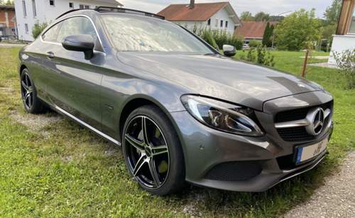 Cyndie-rechts-vorn-ret