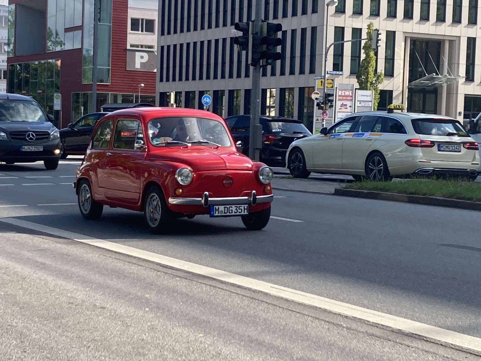 dd52ca6a-9ace-4672-9bc3-ba0975977821