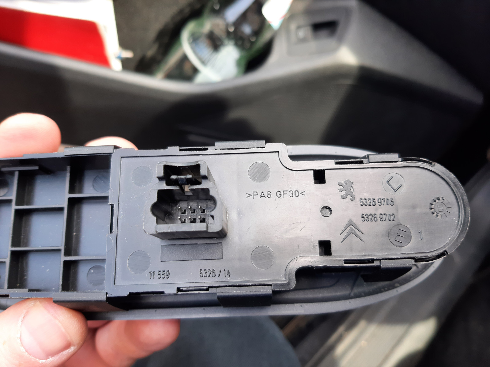 Fensterheber defekt, Türverkleidung demontieren.