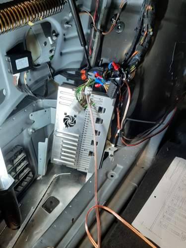 W221 HK logic 7 Verstärker