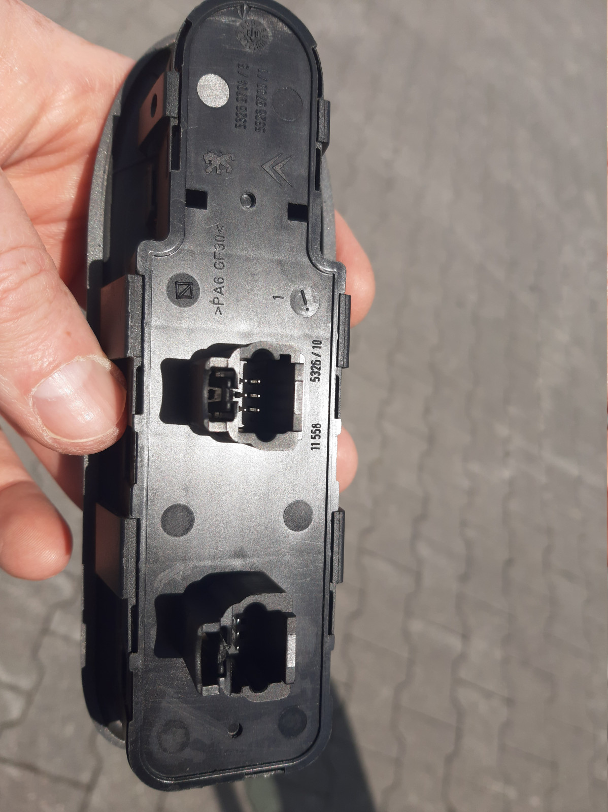 Fensterheber defekt, Türverkleidung demontieren.