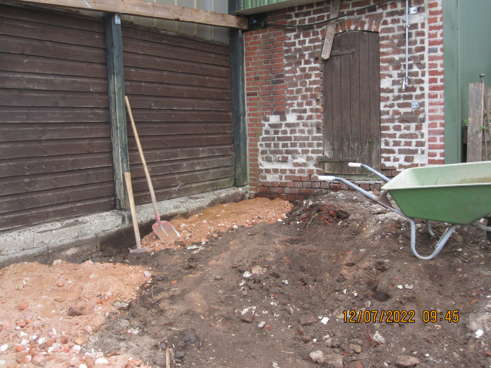 Der Schrottplatz - Spiegelsymmetrisch des Showrooms