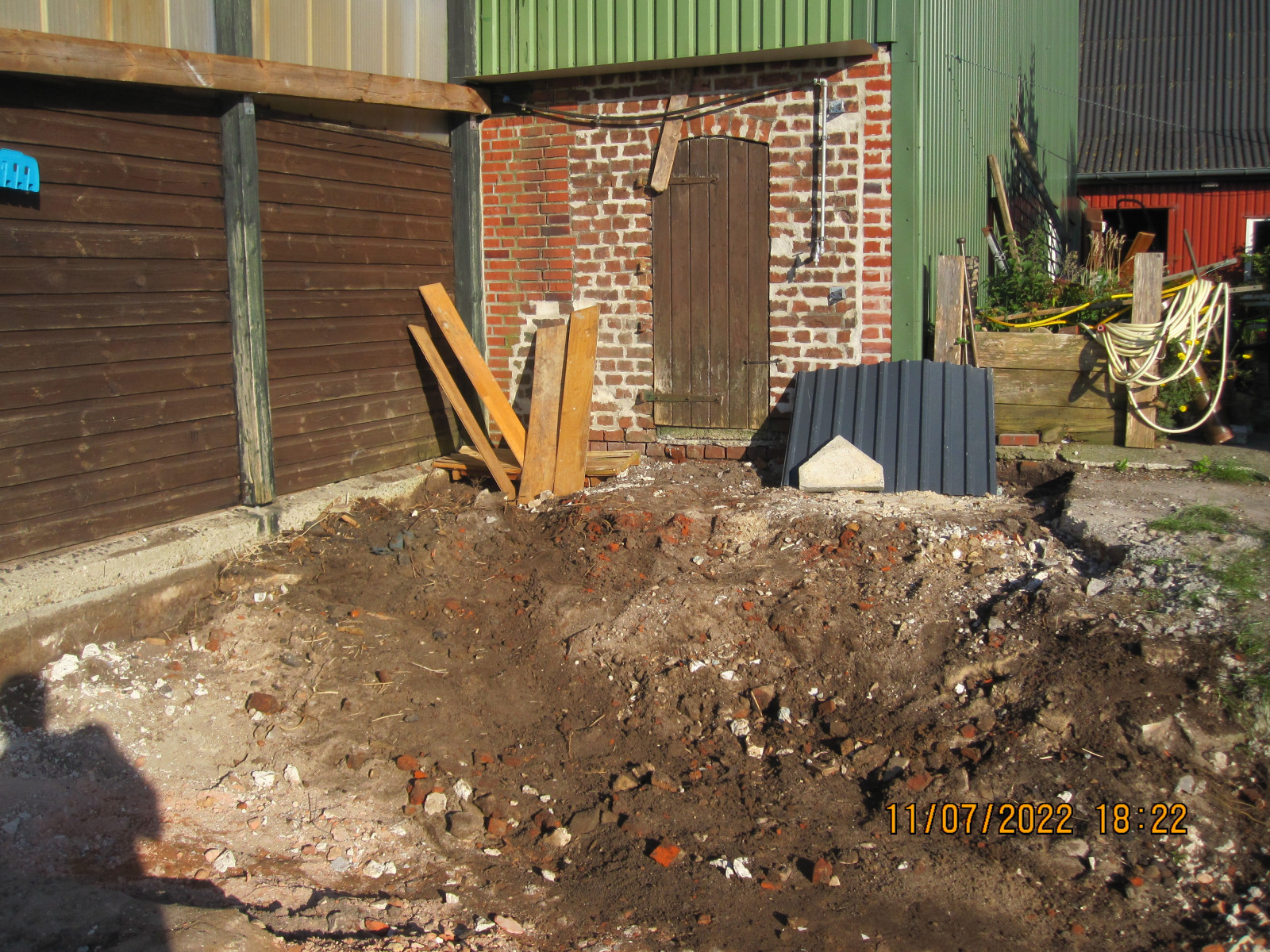 Der Schrottplatz - Spiegelsymmetrisch des Showrooms