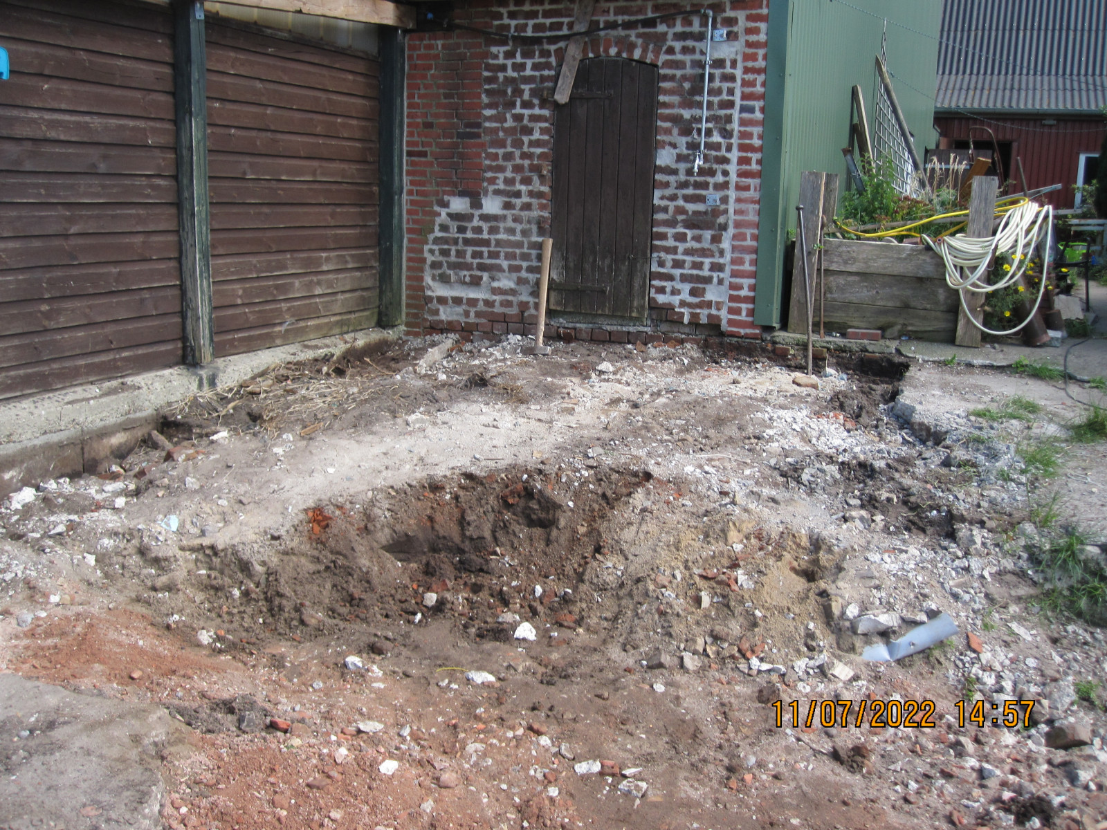 Der Schrottplatz - Spiegelsymmetrisch des Showrooms