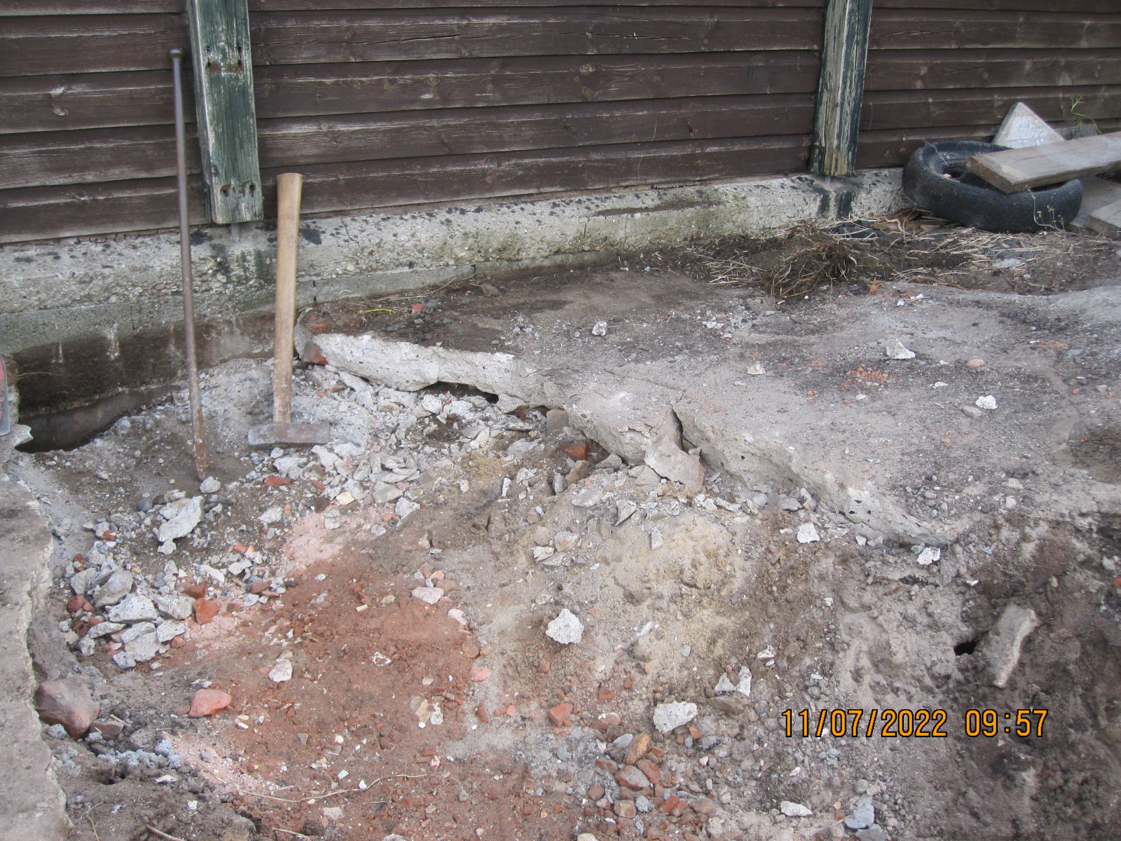 Der Schrottplatz - Spiegelsymmetrisch des Showrooms