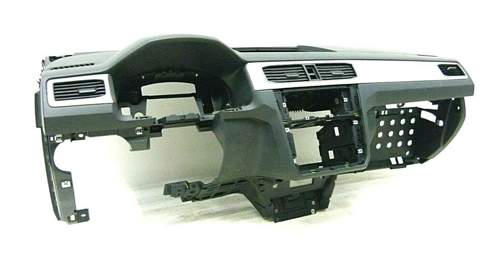 Armaturenbrett mit Dekorblende