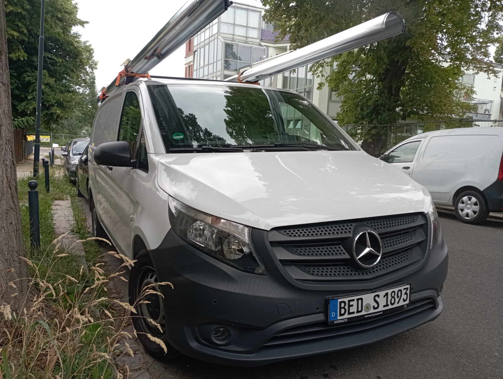 Der Schrottplatz - Spiegelsymmetrisch des Showrooms