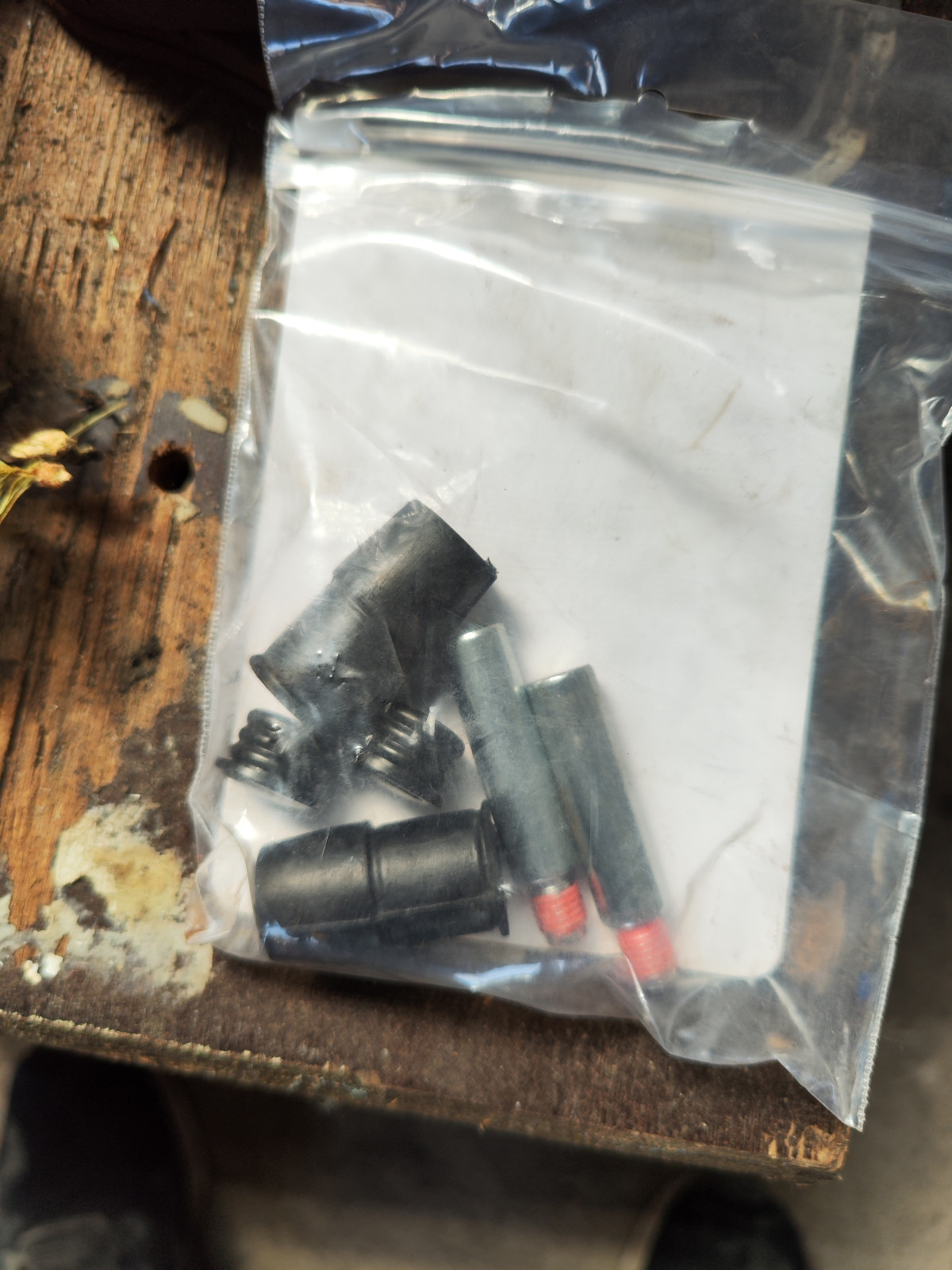 Führungsbolzen ATE vs. Jurid / Lucas Einbauhinweise