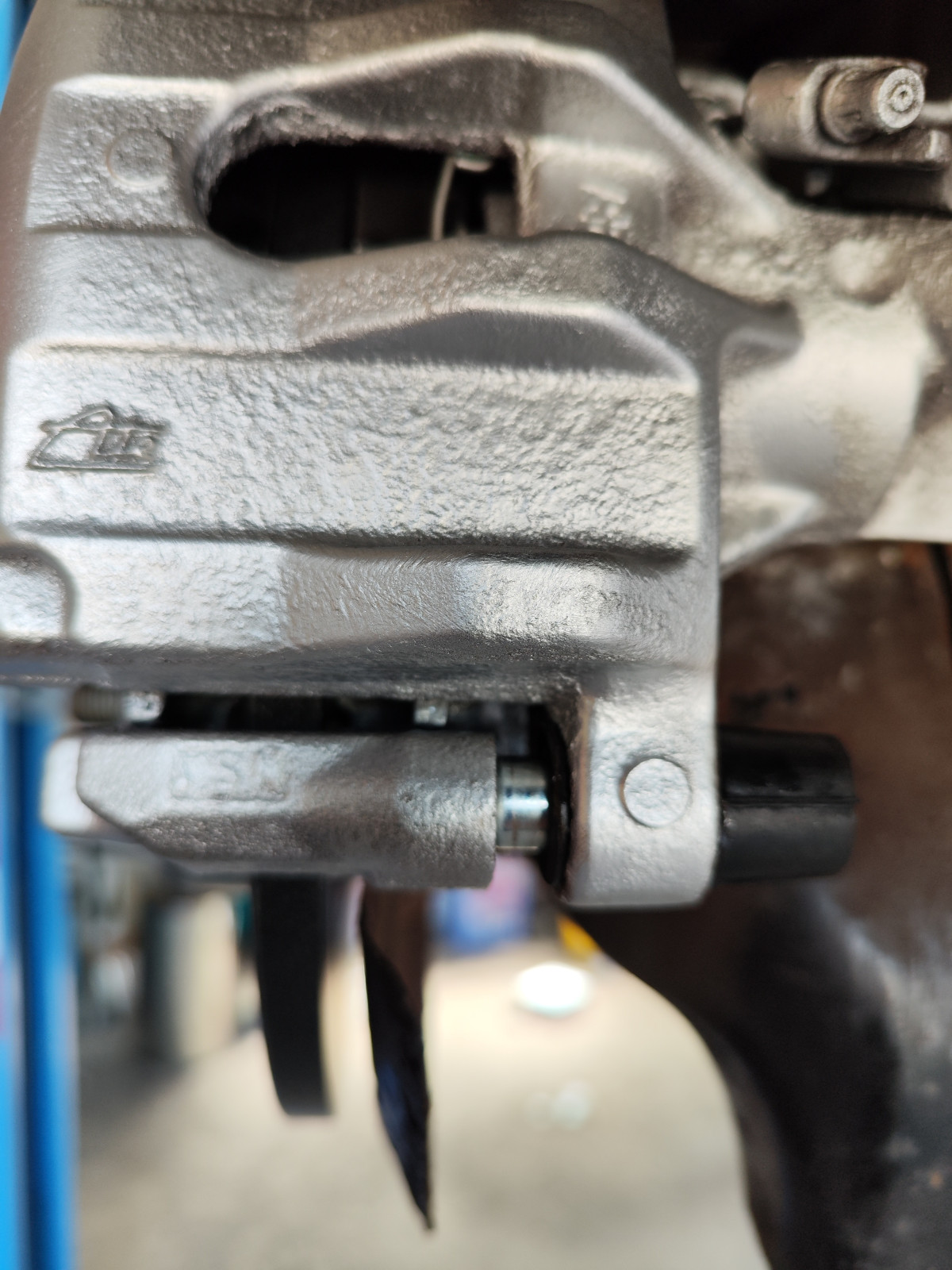 Führungsbolzen ATE vs. Jurid / Lucas Einbauhinweise