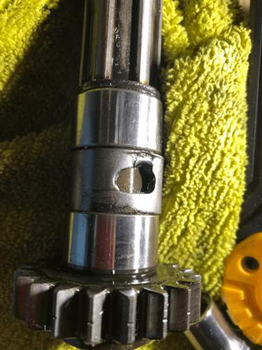 Beschädigte Abstandshülse, Lager OK