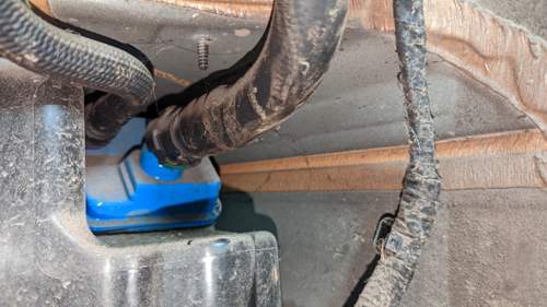 5-anschluesse-zuleitungen-tank