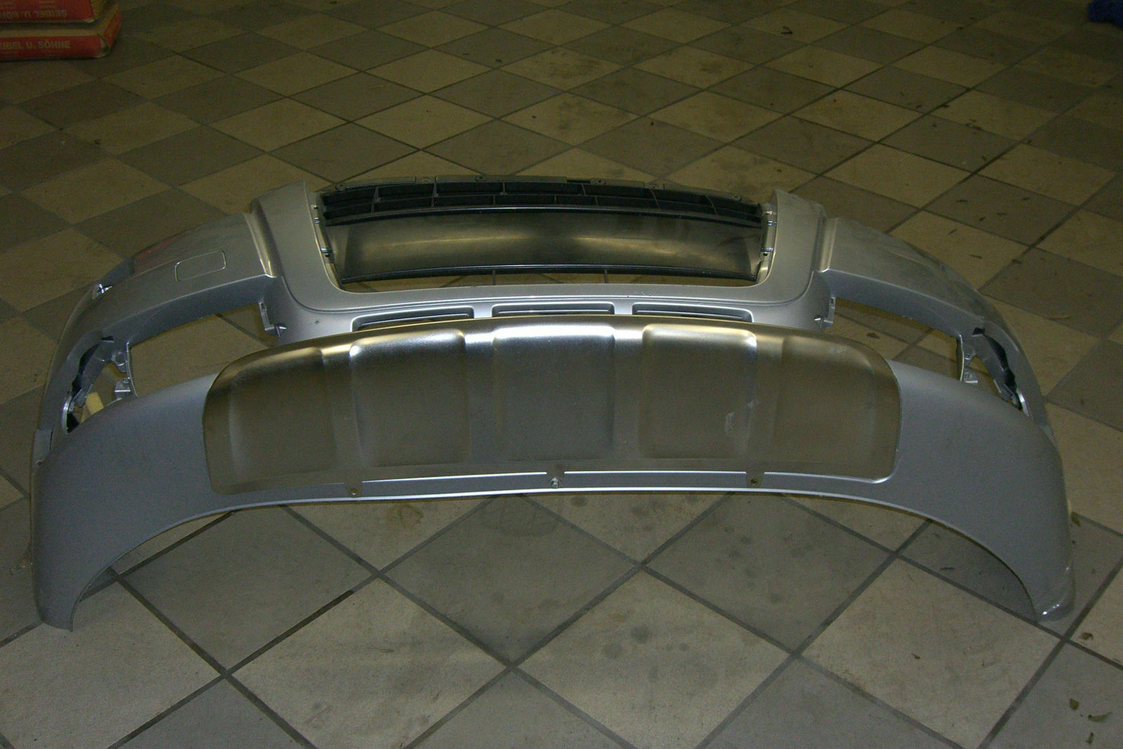 Audi A6 C6 2004-2008 PDC SRA STOßSTANGE VORNE LACKIERT IN WUNSCHFARBE, NEU