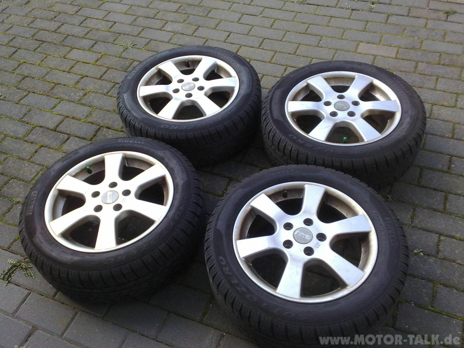 Winterreifen Pirelli SottoZero + CMS Alufelgen 16"
