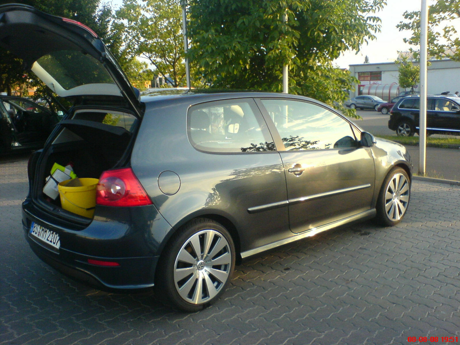 Felgensuche für "graphit-blauen" Golf V