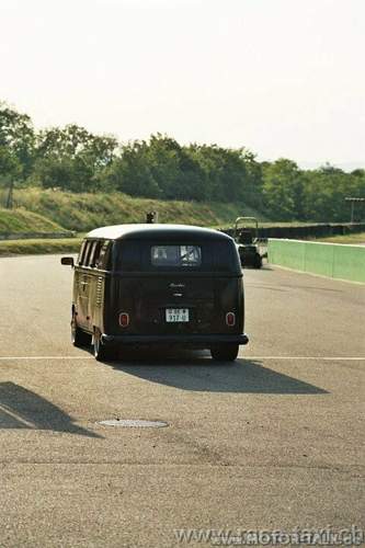 Schweizer-renntaxi-1