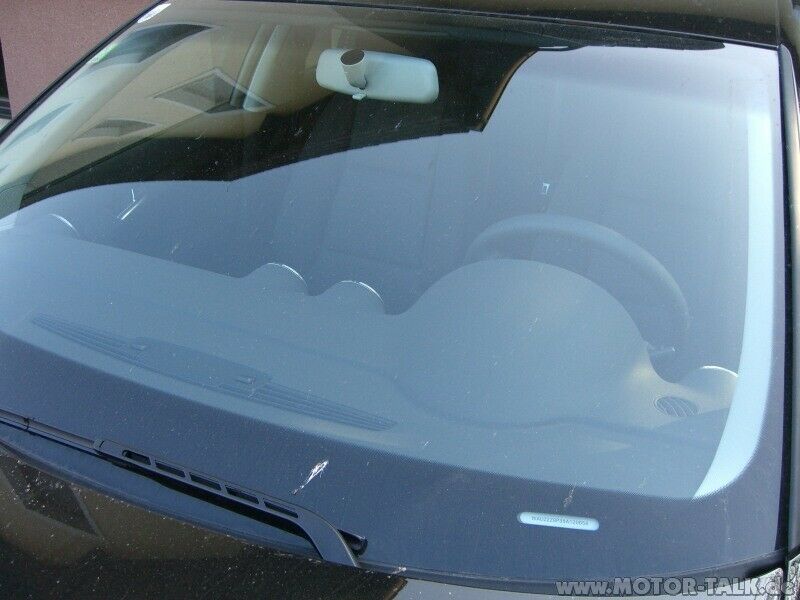 Fahrgestellnummer in Fensterscheibe?