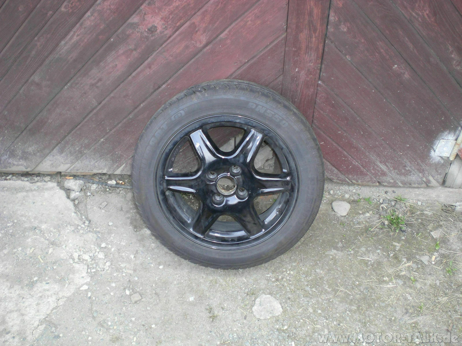 Schwarze Colourconcept (Sollitude) Felgen mit Sommerreifen für Golf 3 usw.