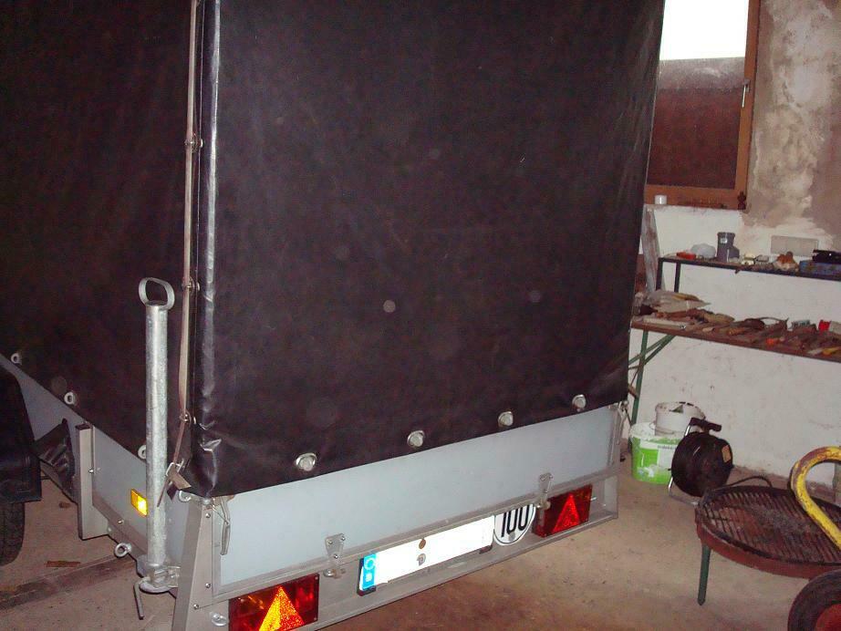Humbaur PKW Anhänger mit Plane und Spriegel 1300KG 100KmH BJ 2002 Gut erhalten Hallen Lagerung