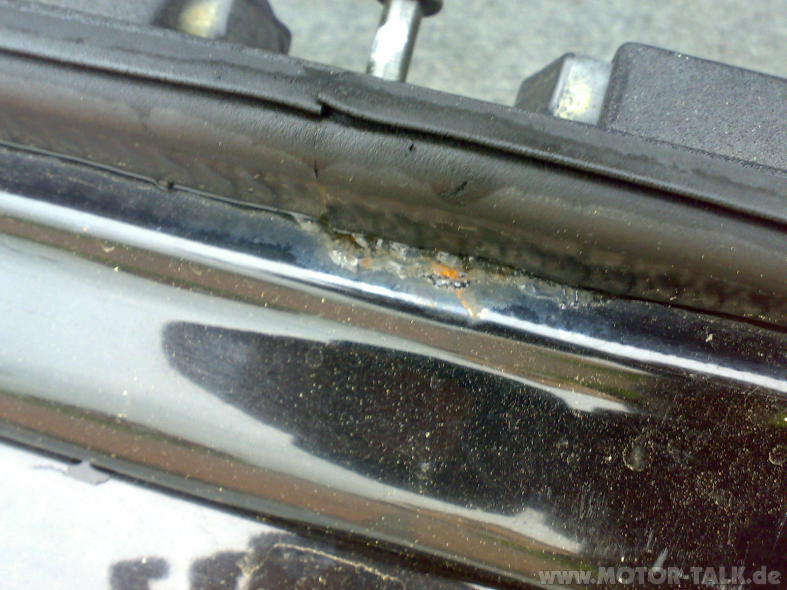 Roststelle unter Kofferraumschloss - was unternehmen?