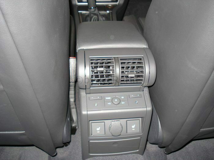 Suche passende Blende für die hintere Mittelkonsole -.-