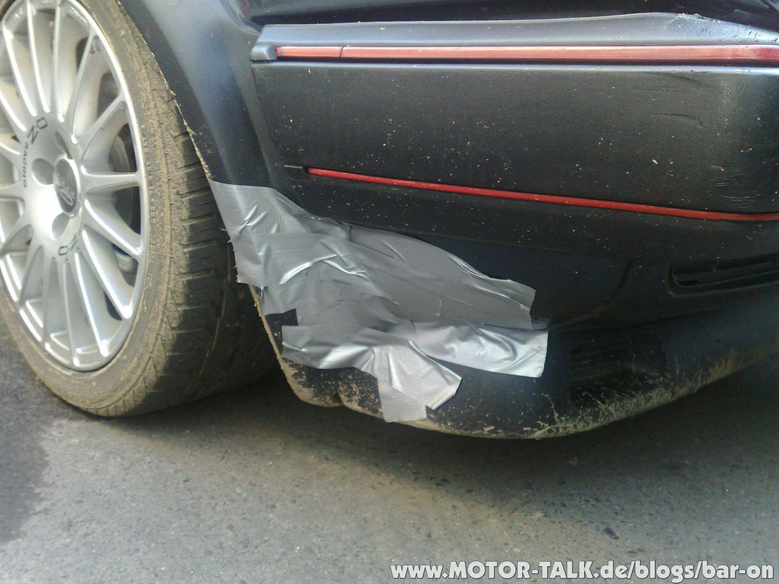 Opfer an den Gott der Autotreffen