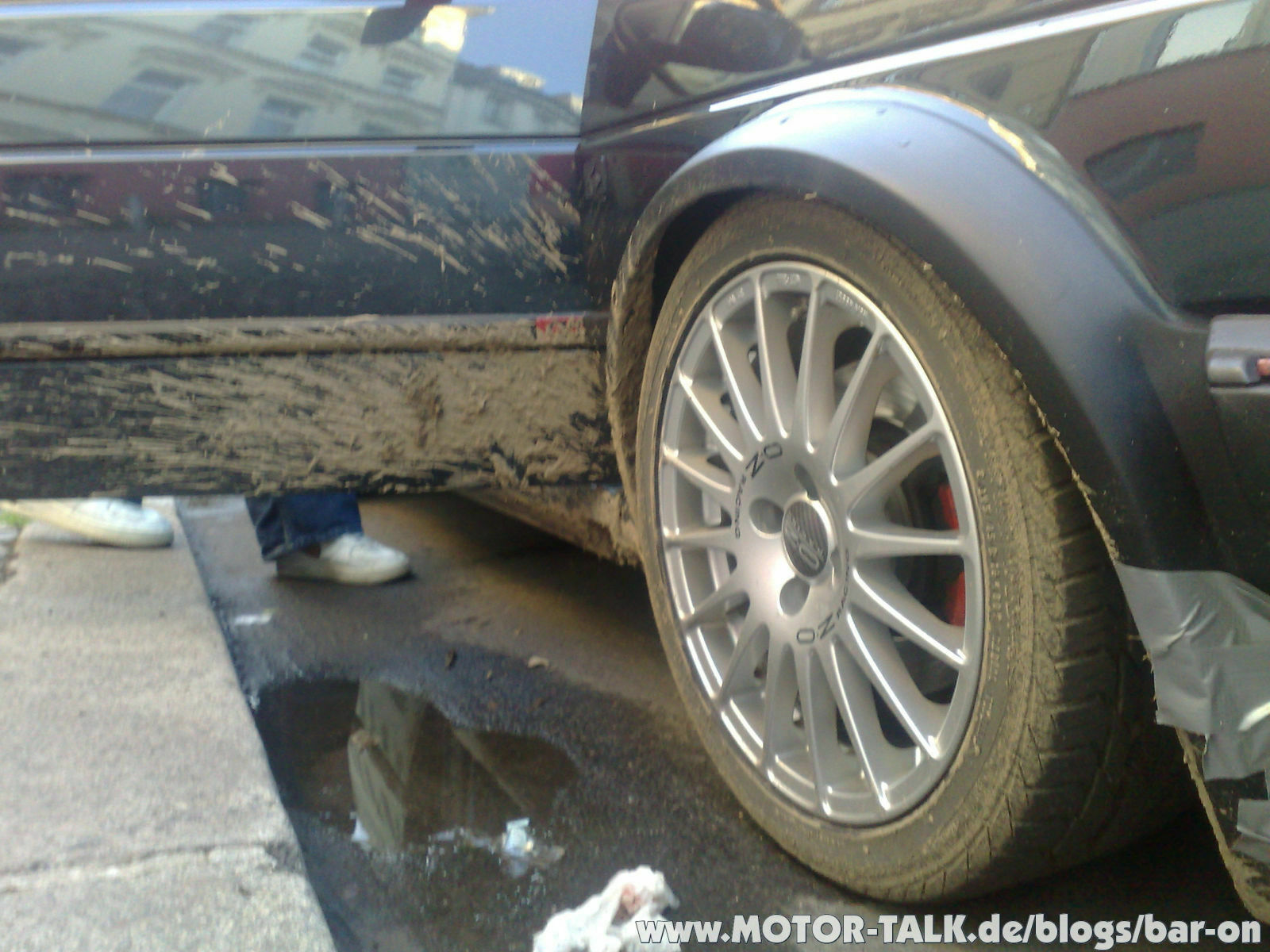 Opfer an den Gott der Autotreffen