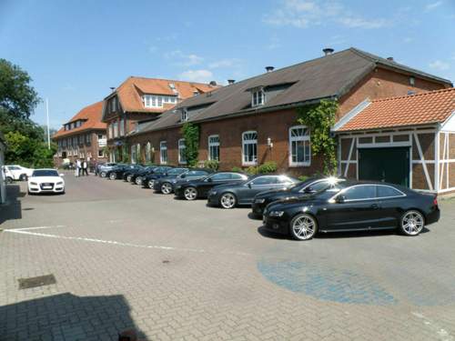 A5 Line up beim Mittagessen