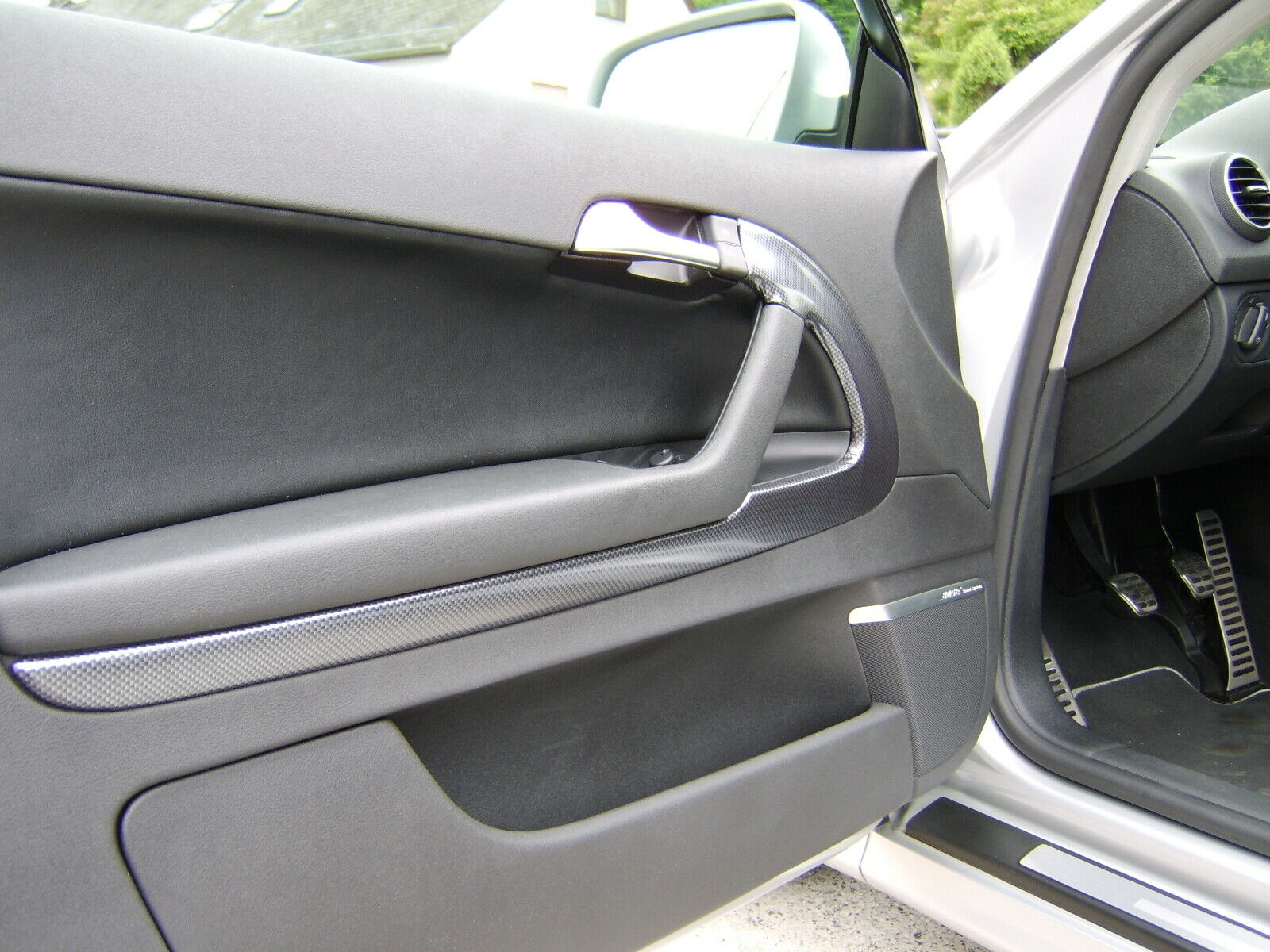 Dekorleisten und Mittelarmlehnen nachrüsten