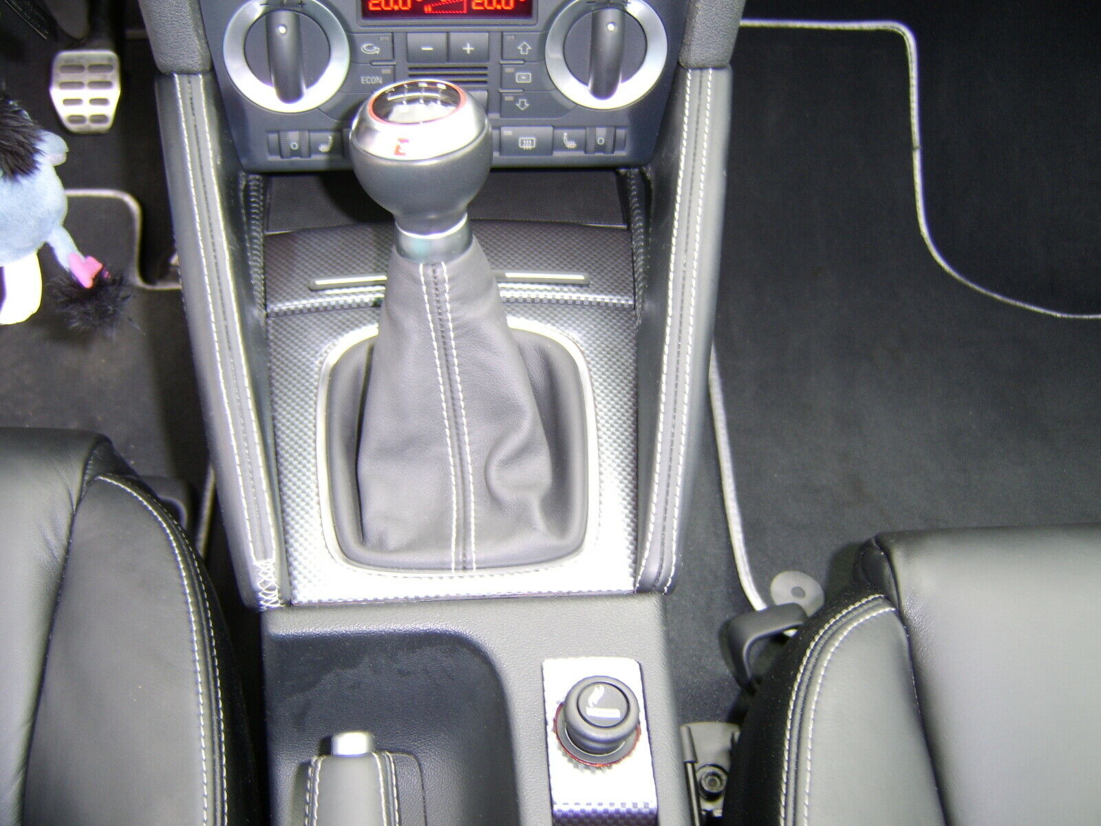 Dekorleisten und Mittelarmlehnen nachrüsten