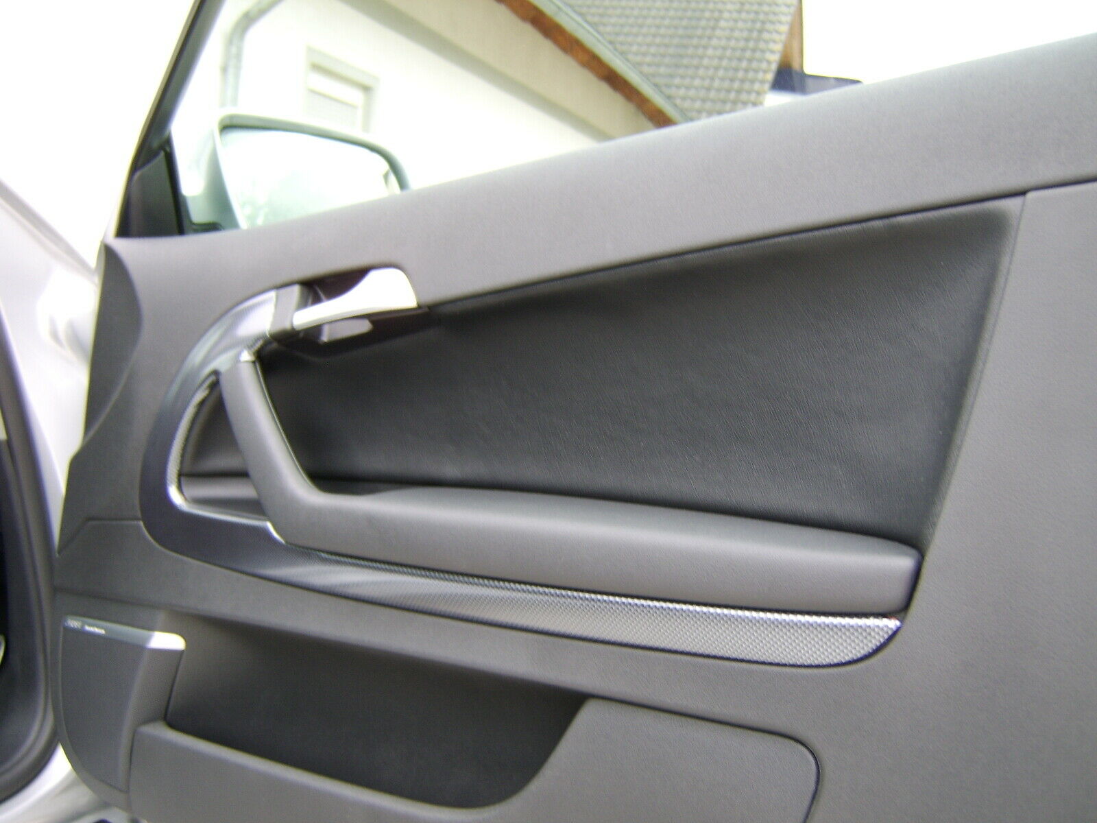 Dekorleisten und Mittelarmlehnen nachrüsten