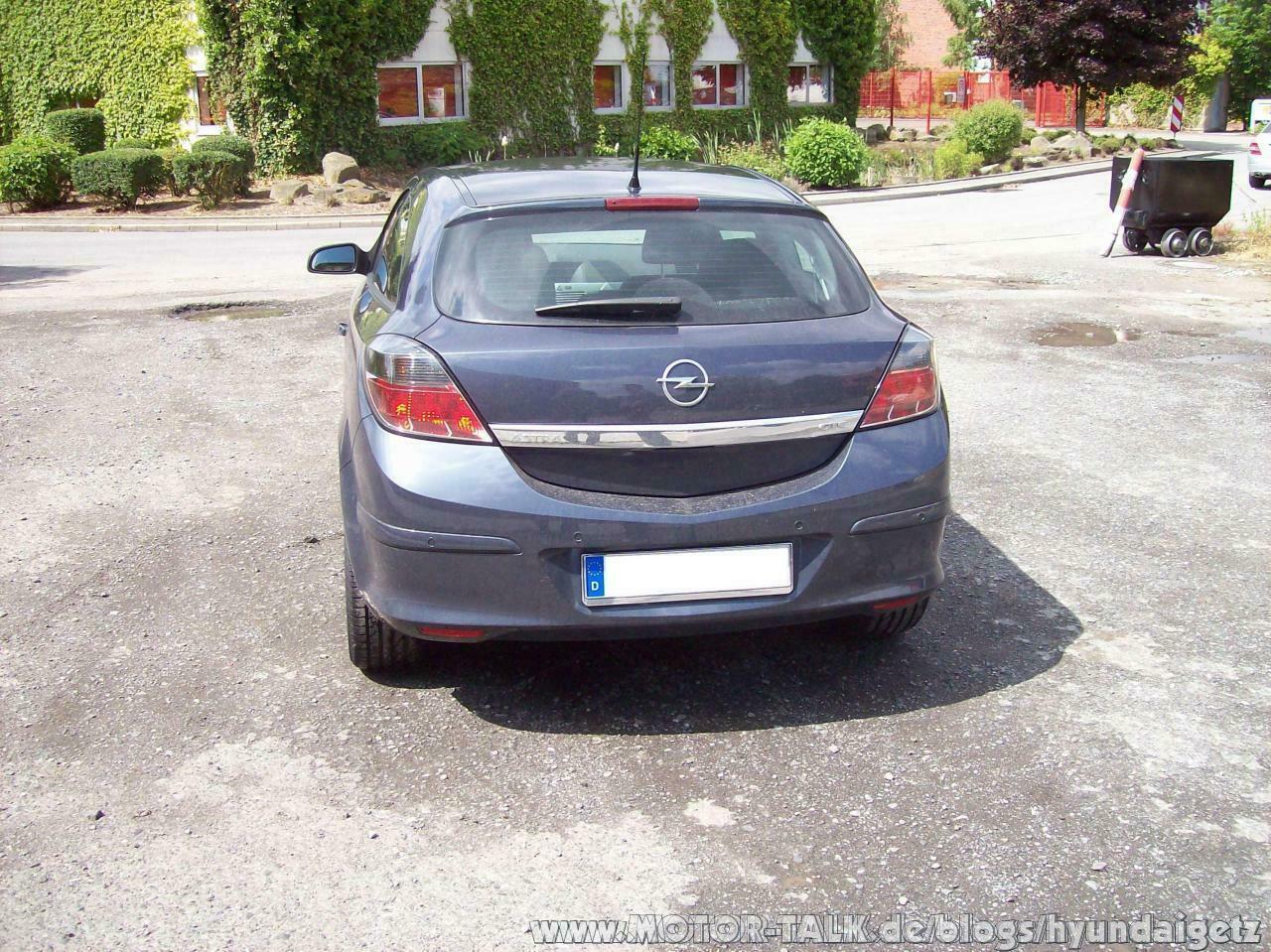 HyundaiGetz fährt ehm... spart Opel Astra GTC.