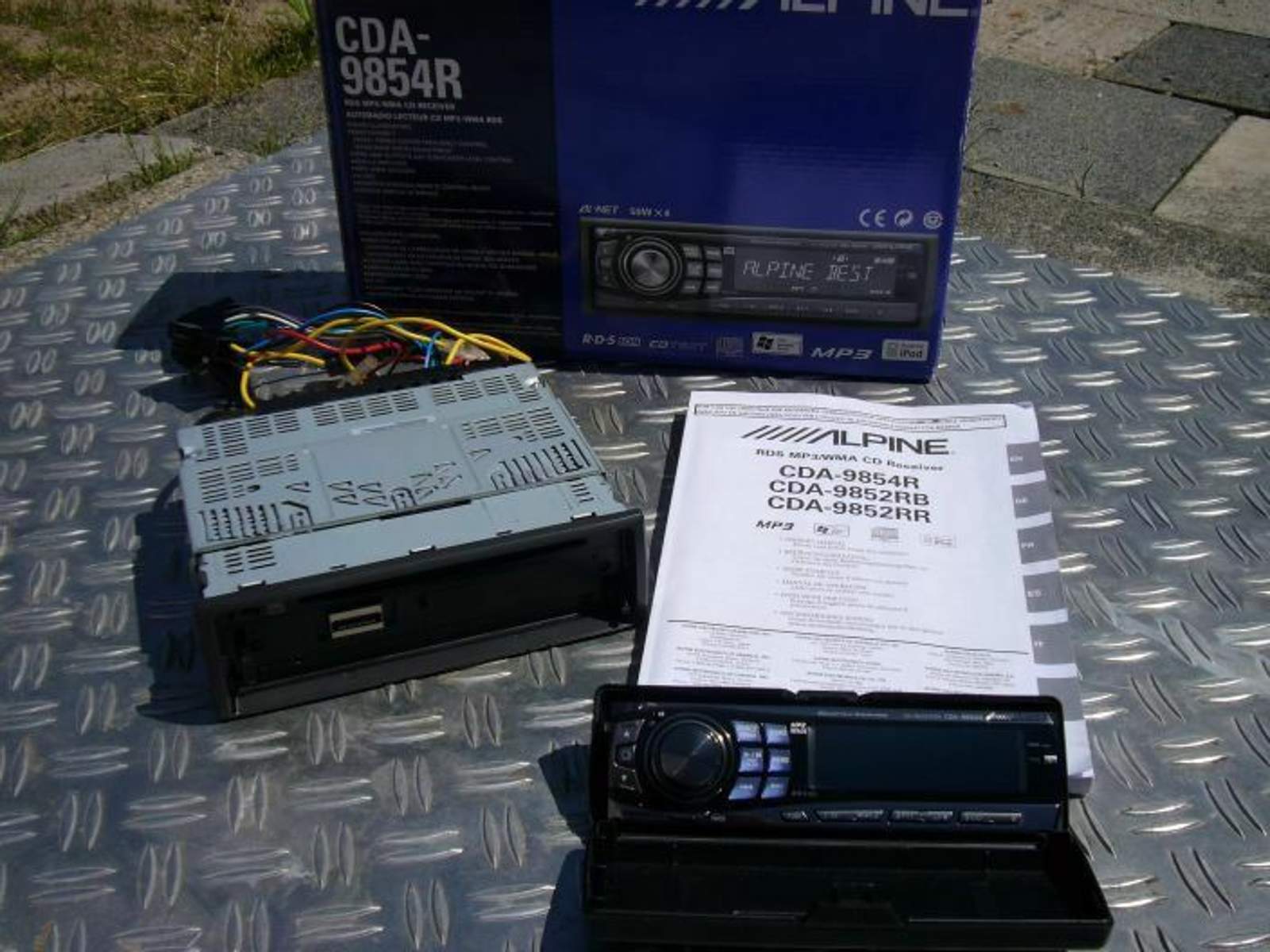 Top Alpine CDA-9854R Autoradio mit Mp3 wie neu. Beleuchtung 4 Fach ...