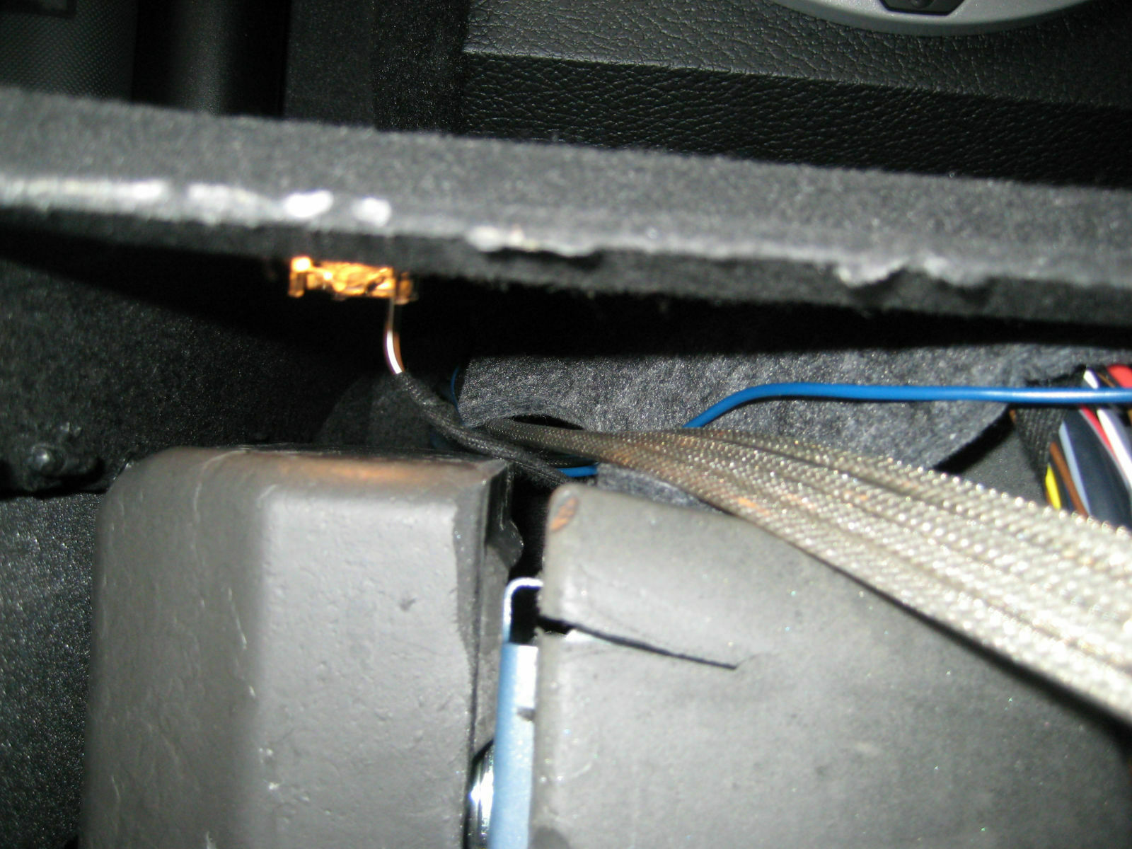 WIE bzw. WO schließe ich einen VERSTÄRKER an?