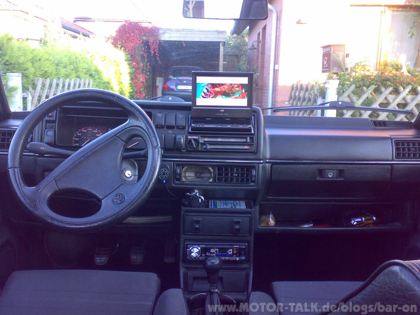 Der geheimnisvolle Lautsprecher / Noch mehr Unsinn