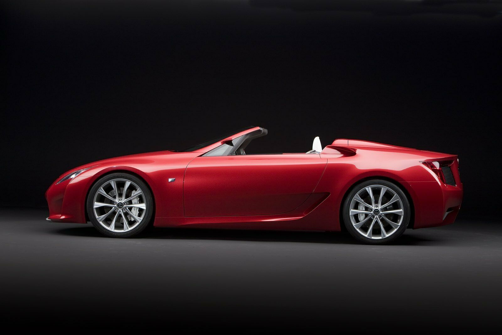 Lexus LF-A Roadster feiert Premiere in Detroit