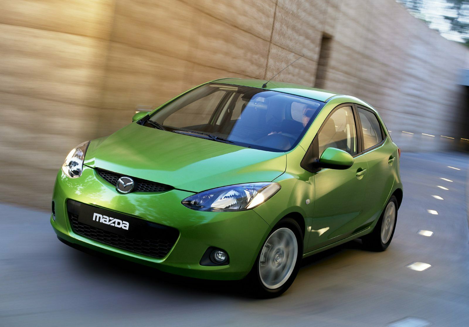 Deutschlandpremiere für den dreitürigen Mazda2 Sport