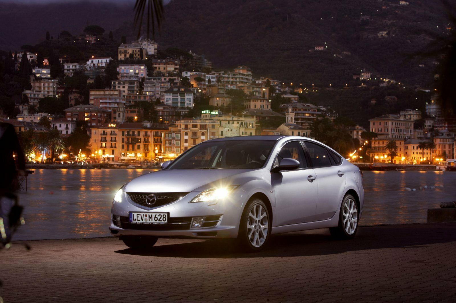 Deutschlandpremiere für den dreitürigen Mazda2 Sport