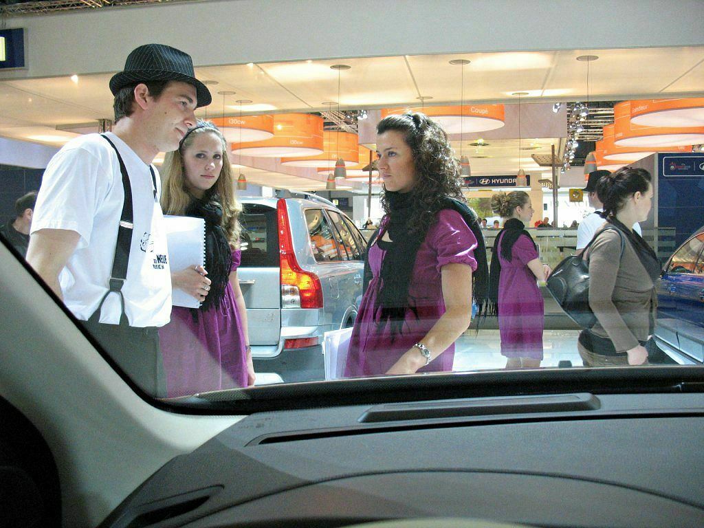 Roger Cicero mit Backgrounds&auml;ngerinnnen