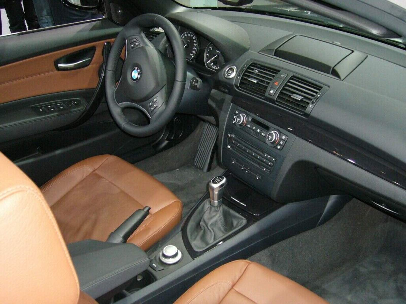 BMW 1er Carbrio Innenraum Zusammenfassung AMI 2008 Leipzig Messebericht Auto Mobil