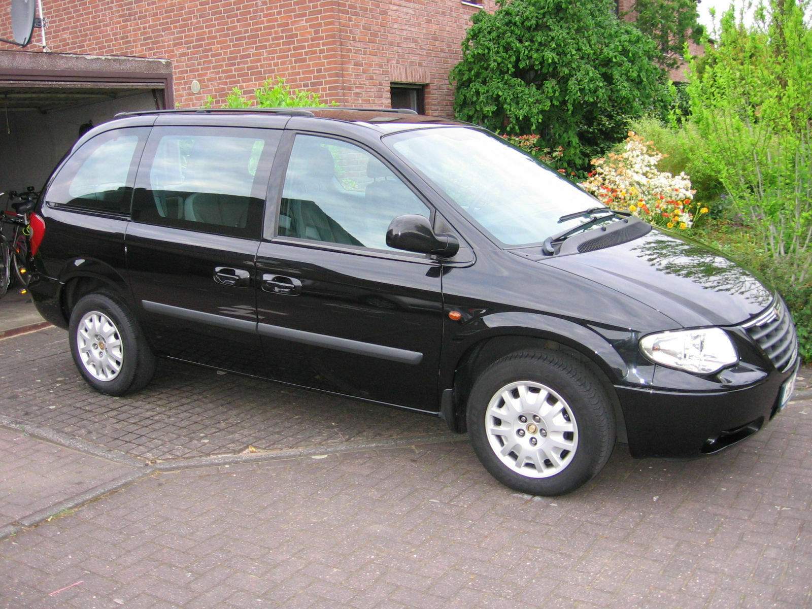 Chrysler Voyager 2.8 CRD SE Automatik 6-Sitzer : Biete Chrysler