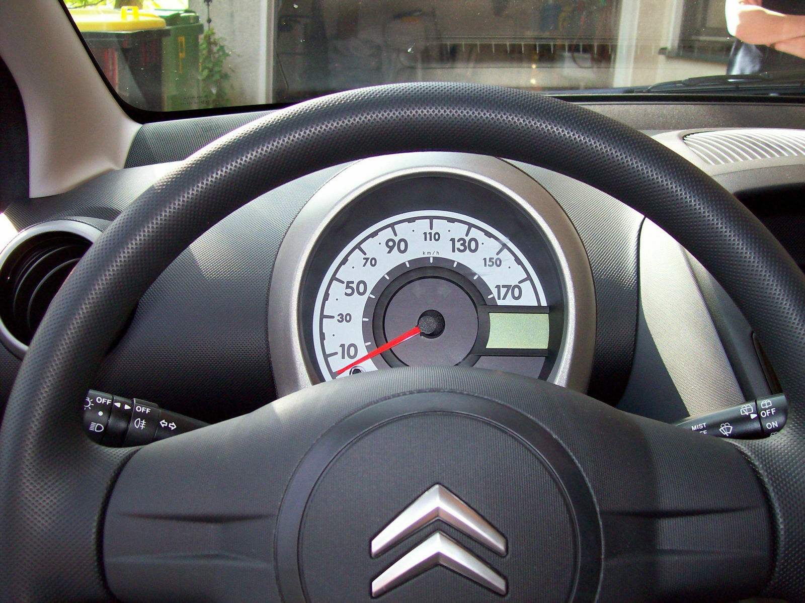 Digital vs. Analog / Mitte vs. Links