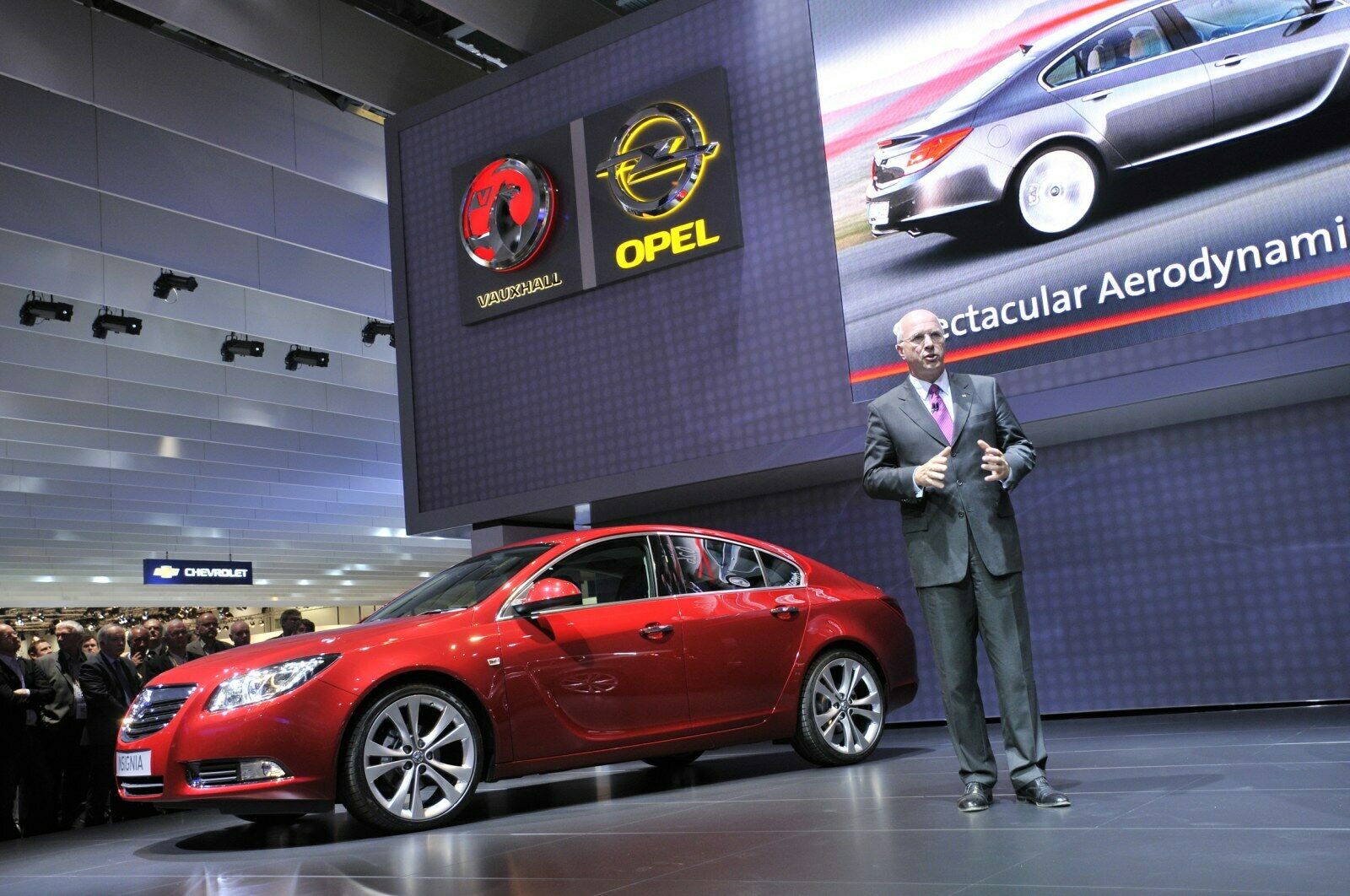 Neues Opel-Spitzenmodell Insignia startet mit offensiven Preisen