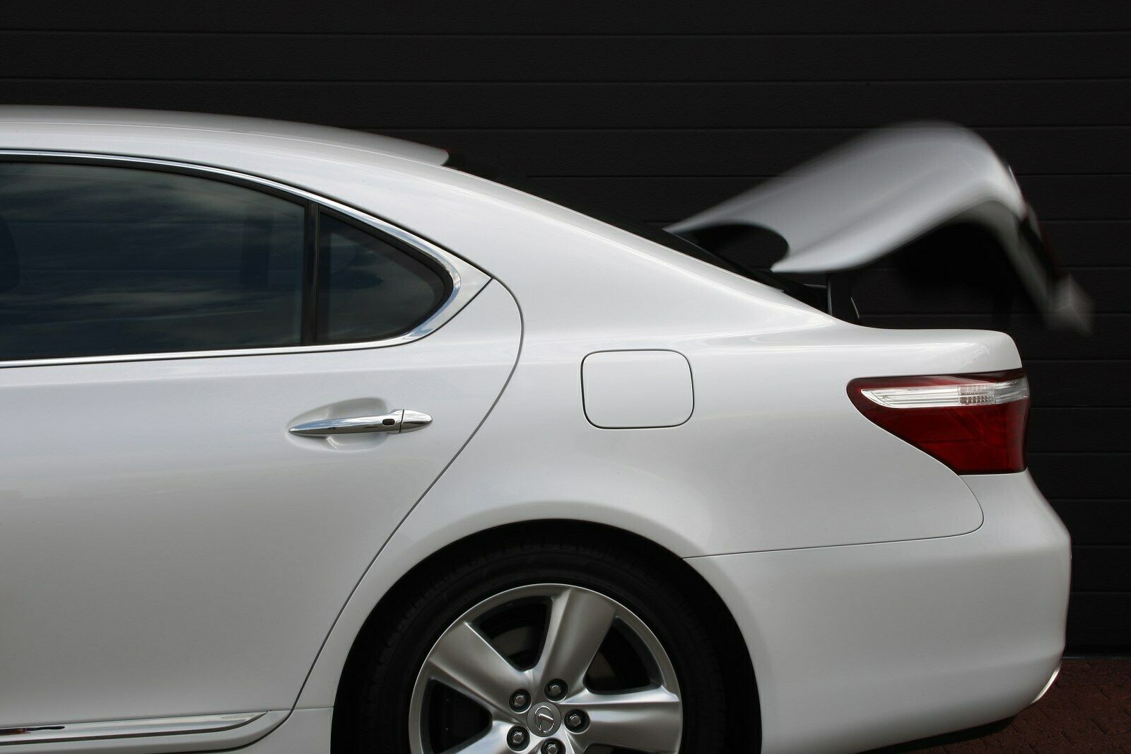 Lexus "Soft Close"-Schließsysteme