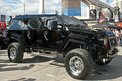 Das Anti-SUV-Gegner-SUV oder Fluchtwagen für fortgeschrittene Runaways