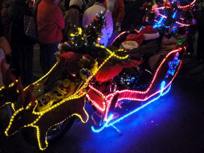 Silent night, Harley night: Die Invasion der Weihnachtsmänner